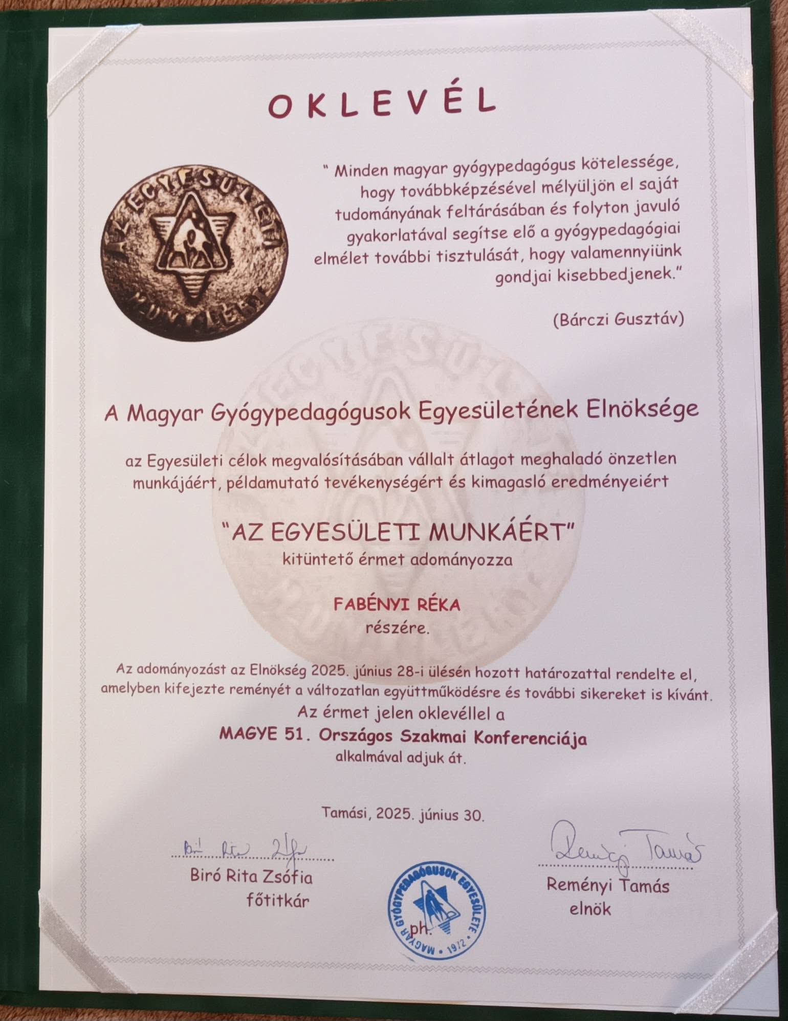 MAGYE kitüntető érem Fabényi Réka számára